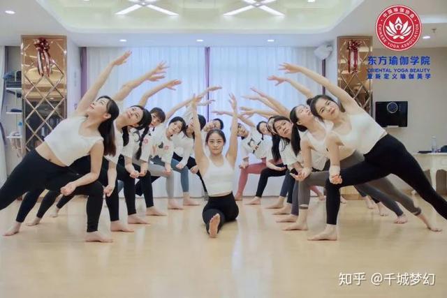 广州瑜伽教练培训多久可以当老师,广州瑜伽教练培训普拉提