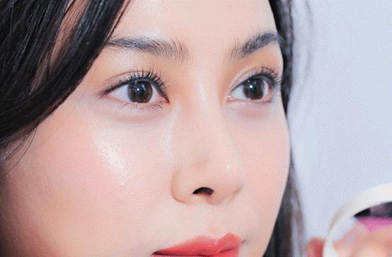 飞包|如何加快您的化妆进程,工作日也能睡个懒觉