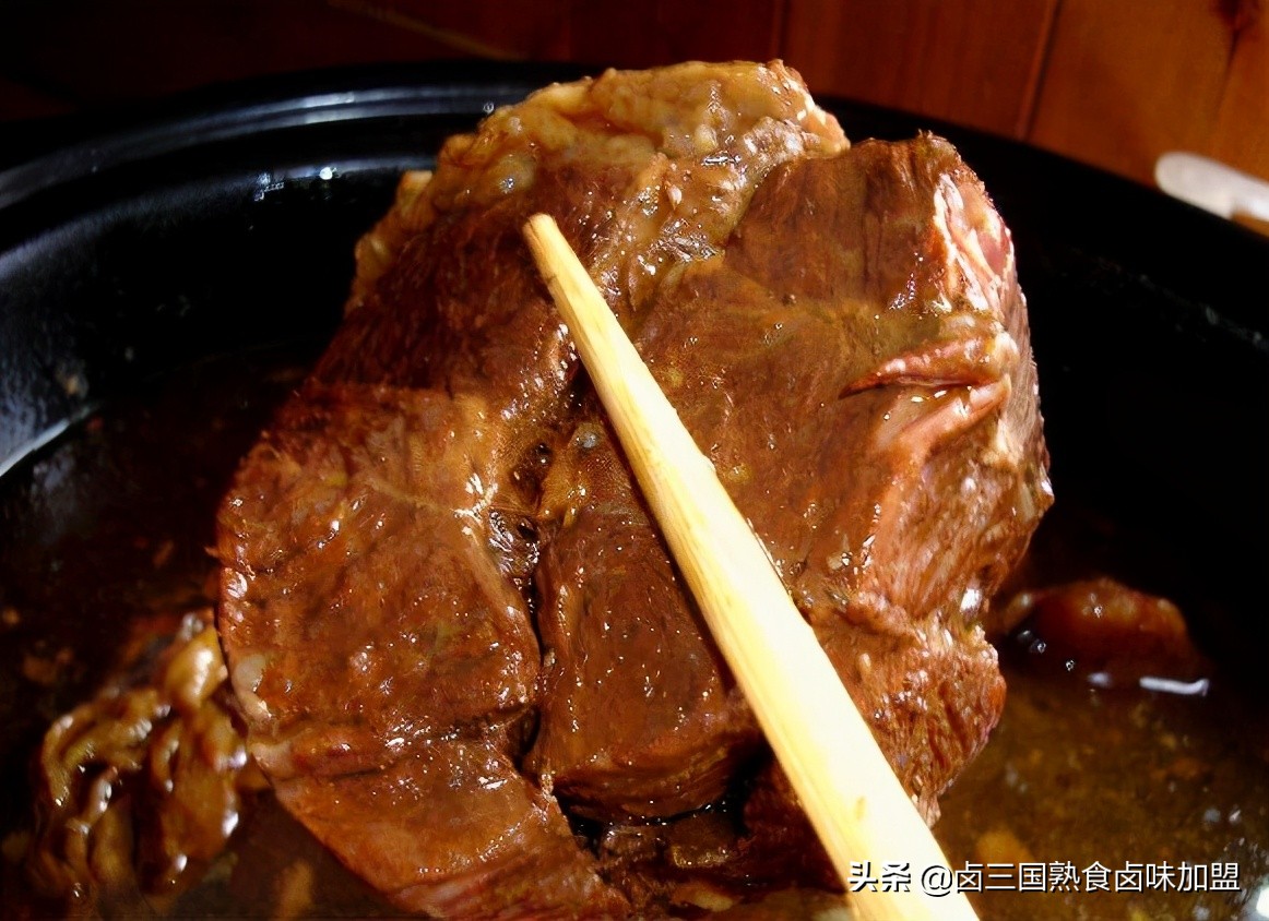 现在卤菜加盟开店哪家好，开店帮扶怎么样？