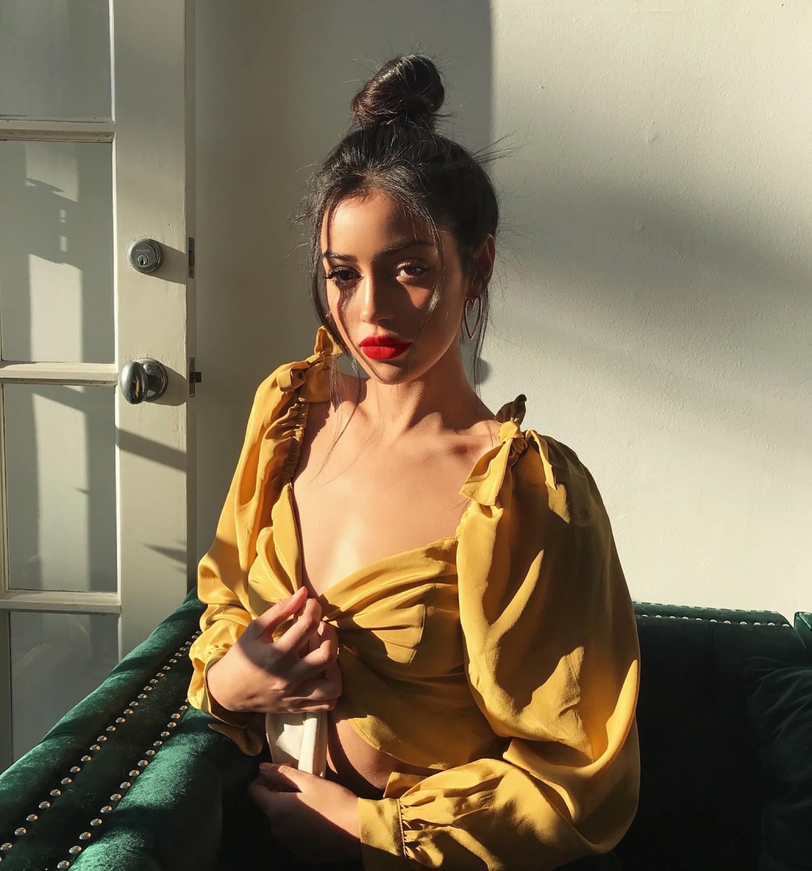 周冬雨井柏然后来的我们第二部,周冬雨水希子身材对比