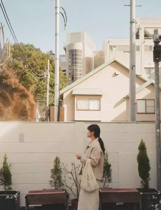 29岁女孩独居图片,29岁独居女孩的视频