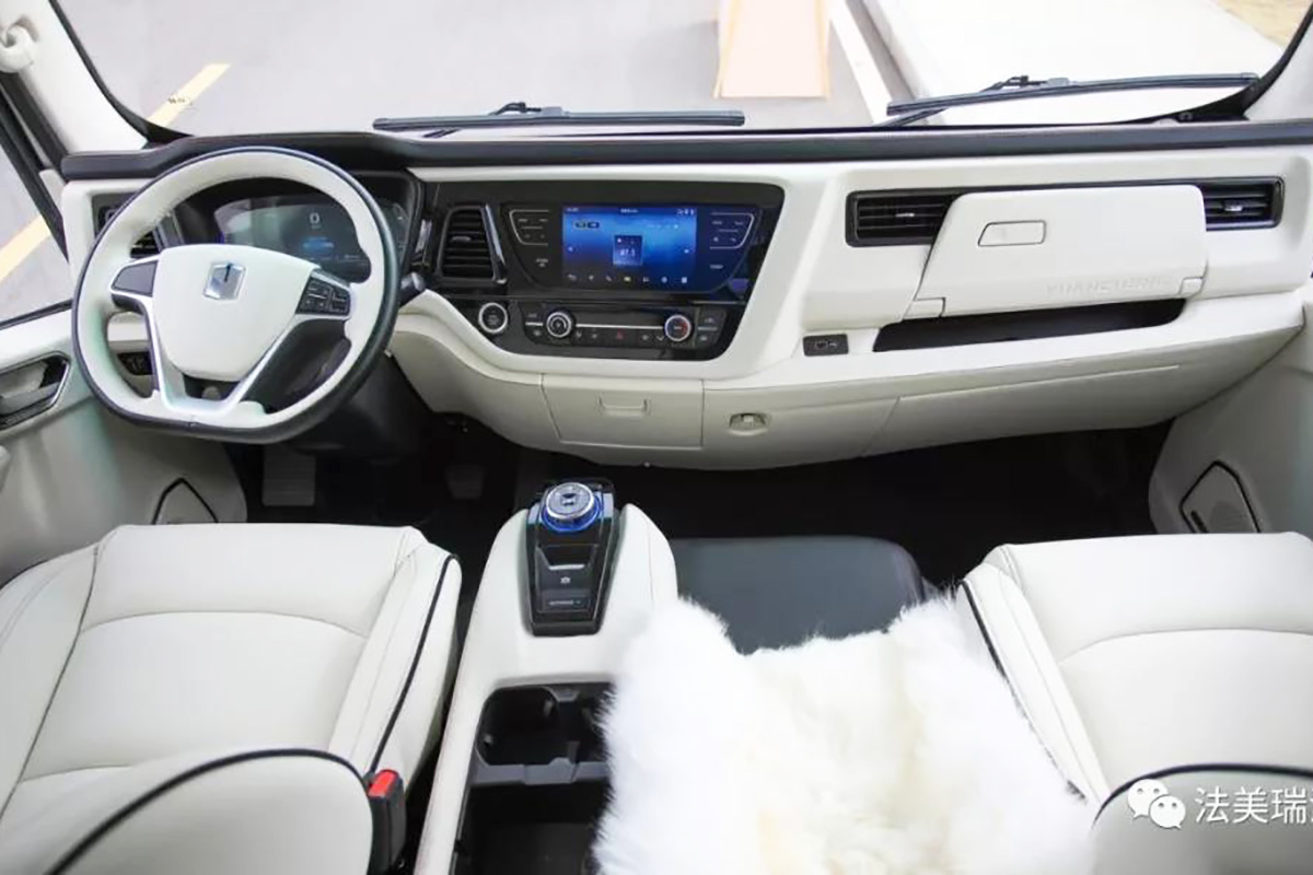 新房车大全20-30万的c型房车,轻卡房车跟c型房车的对比