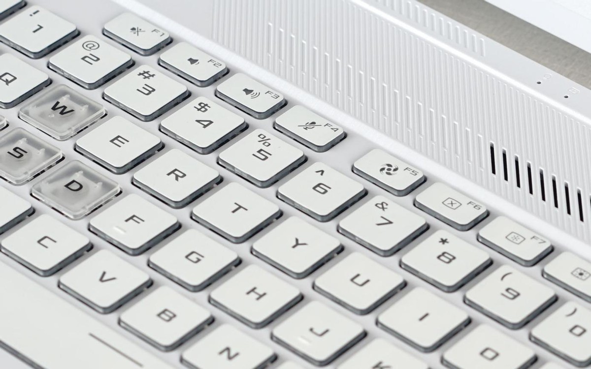 性能怪兽，5900HX+RTX3070，2.5K屏幕，华硕进阶版天选2笔电测评