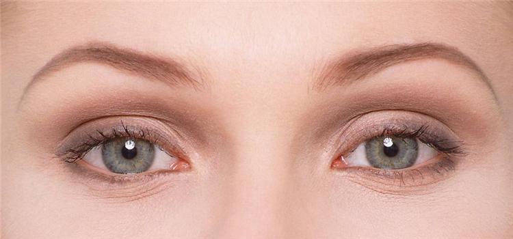 睫毛膏的教程新手,好用的睫毛膏平价新手使用