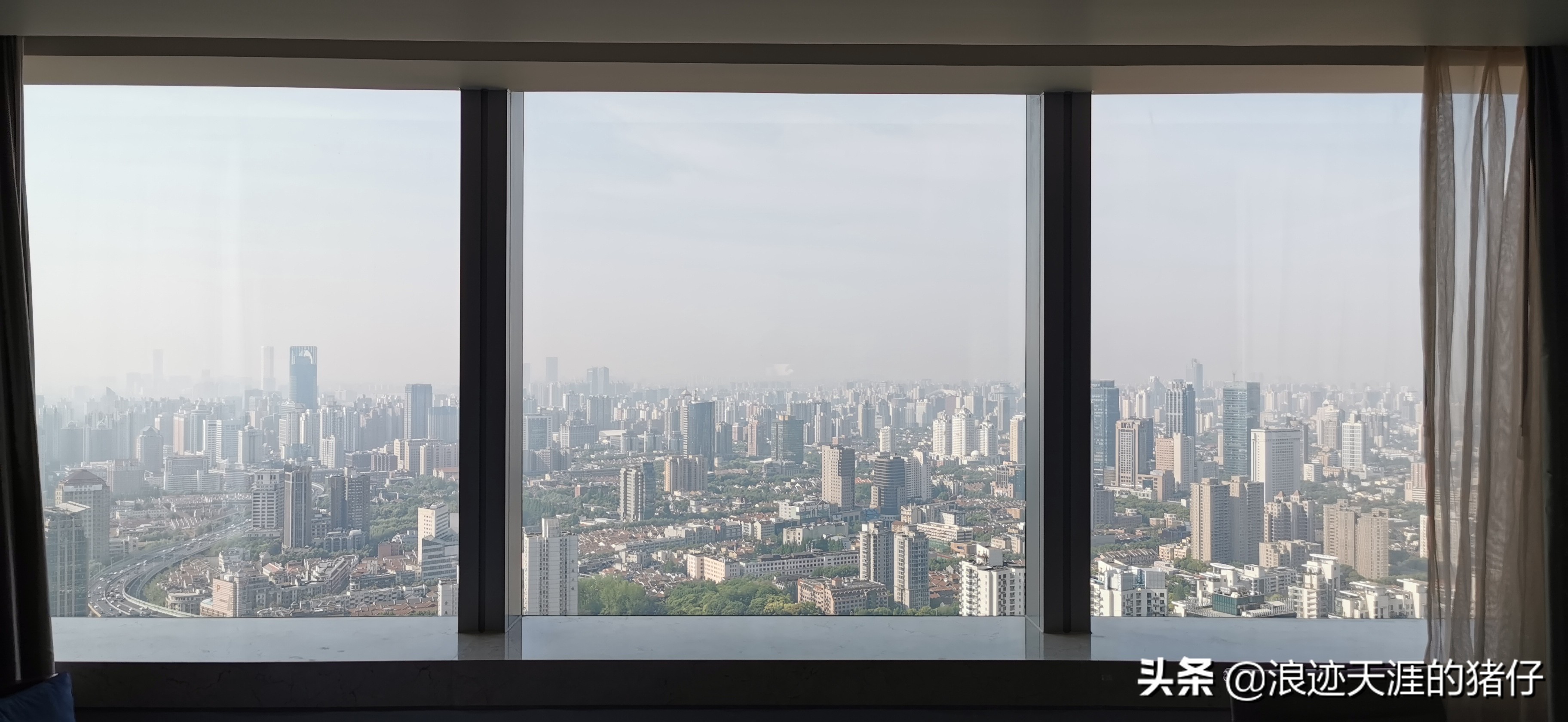 开业十八年上海最中心奢华五星酒店体验,喜半参犹。因为疫情缘故