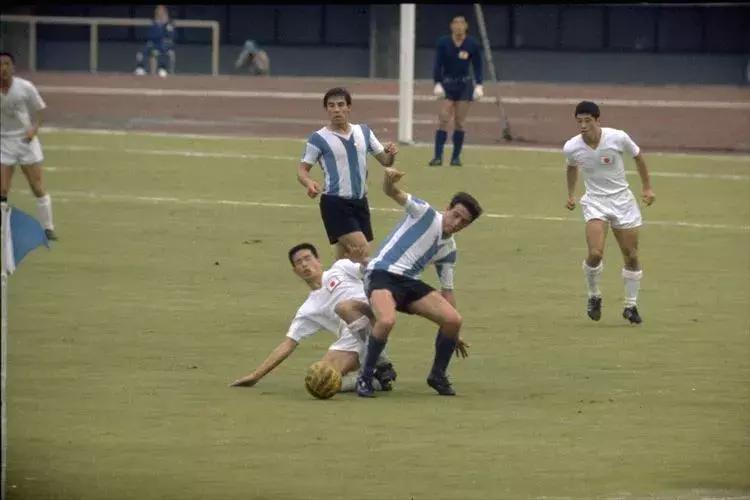 日本福冈kamo足球专卖店,日本足球专卖店