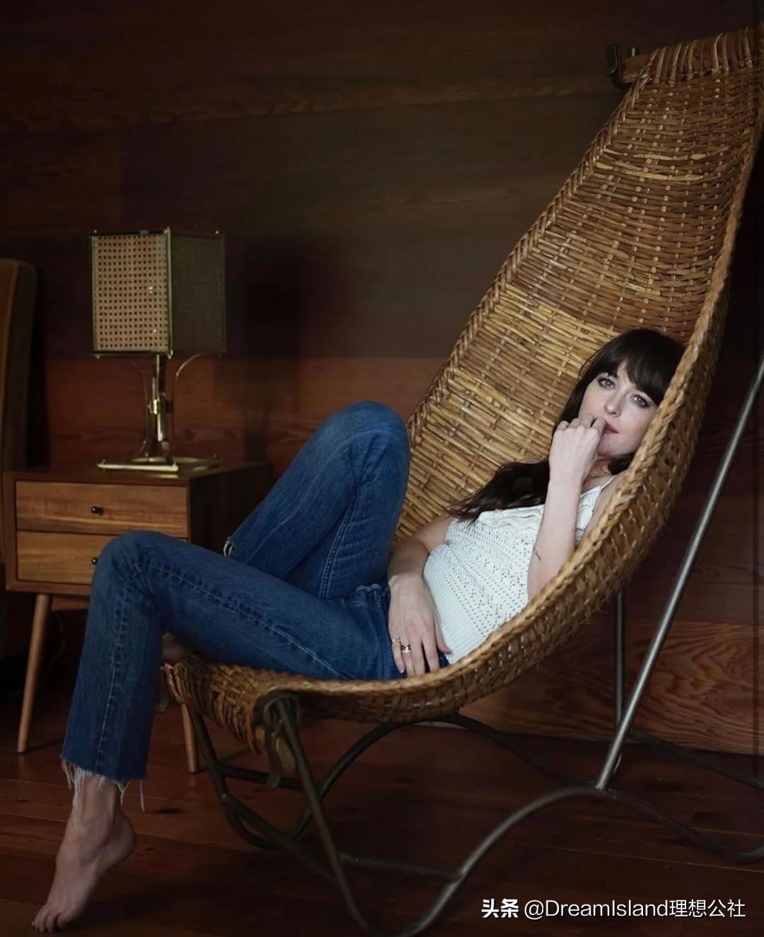 街拍白色乐福鞋,达妹街拍图文