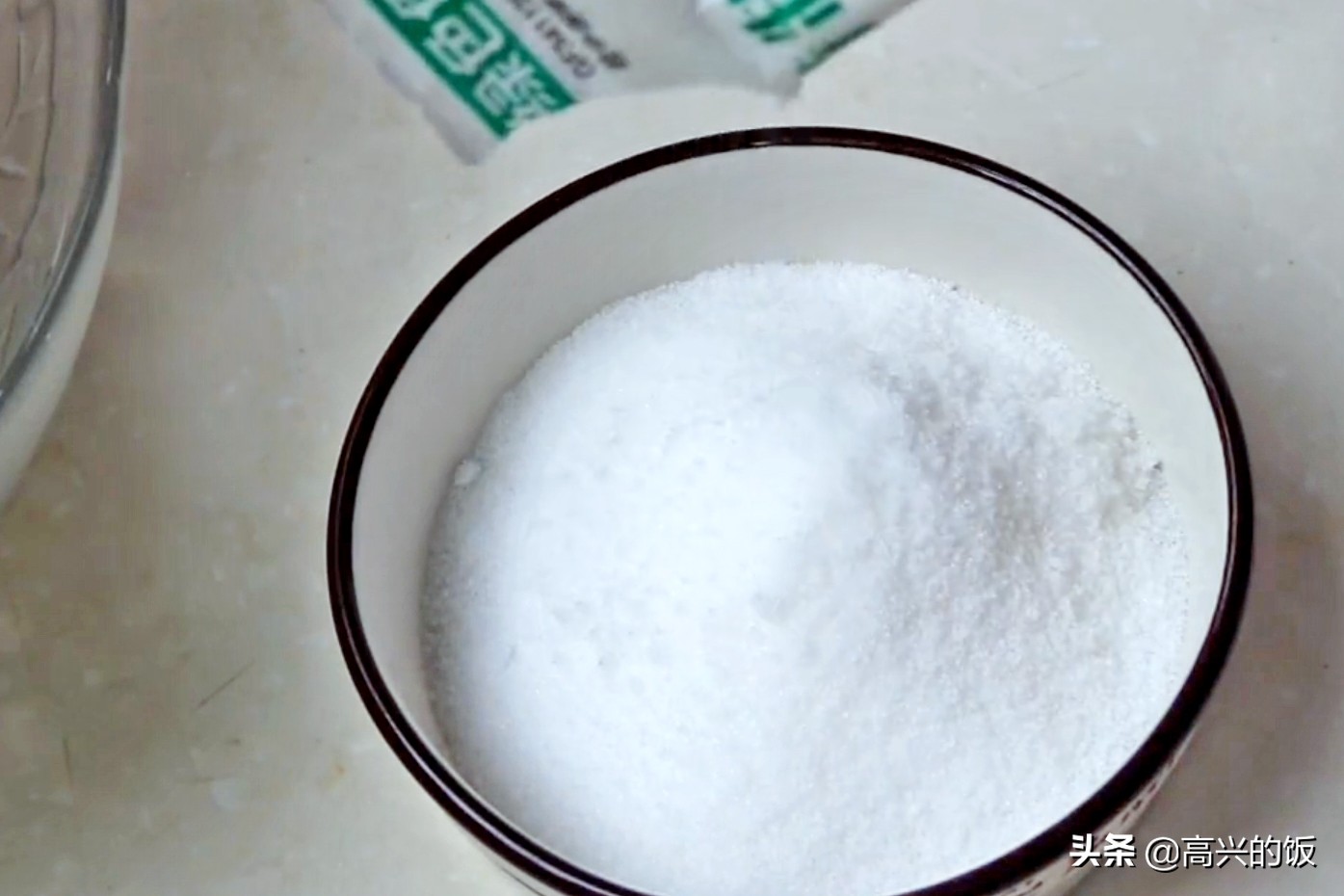 怎么腌咸鸭蛋简单又冒油,用超简单的方法腌制流油咸鸭蛋