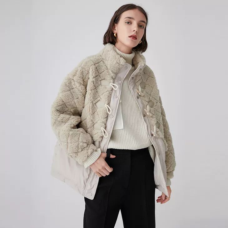 00后妹妹霸占年末荧屏却靠甜系穿搭霸占我的心