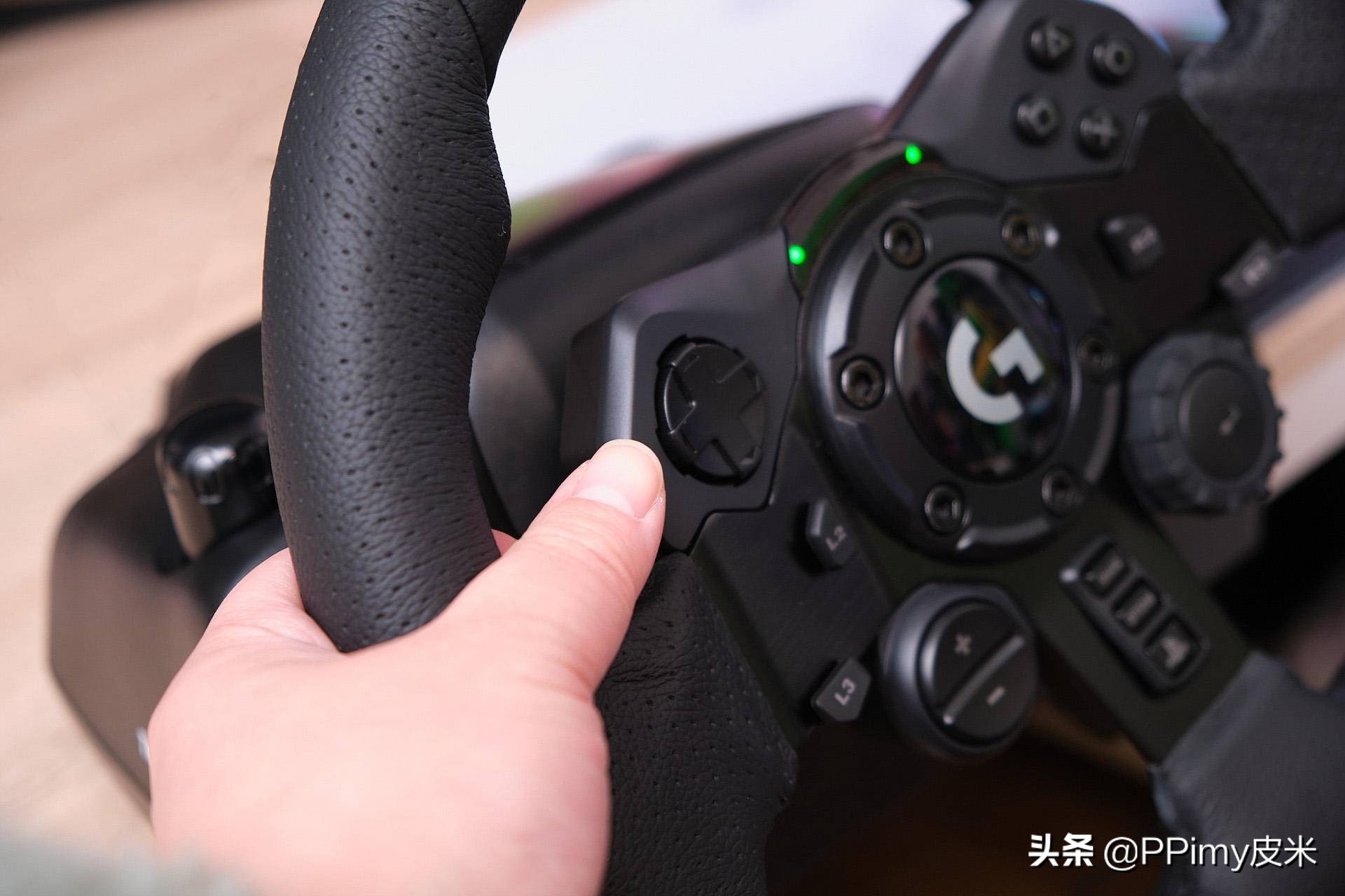 罗技全新方向盘g923开箱,罗技g923配啥座椅