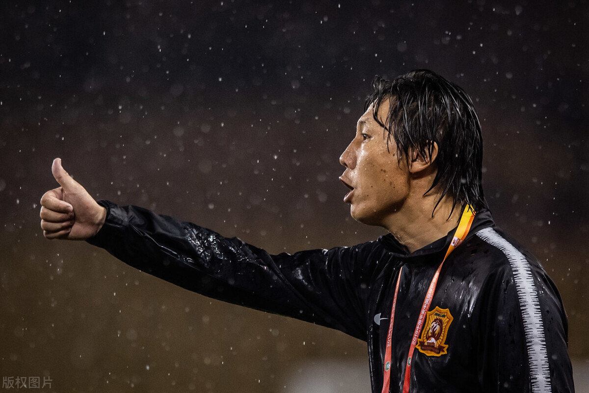 国足不胜，董大师再次大放厥词，人怎么可以这么无耻，真的恶心