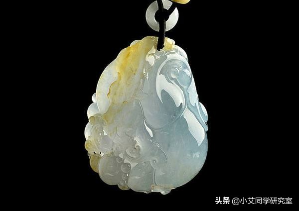 举头望明月低头思故乡中的月,月球上大概有多少个玉石