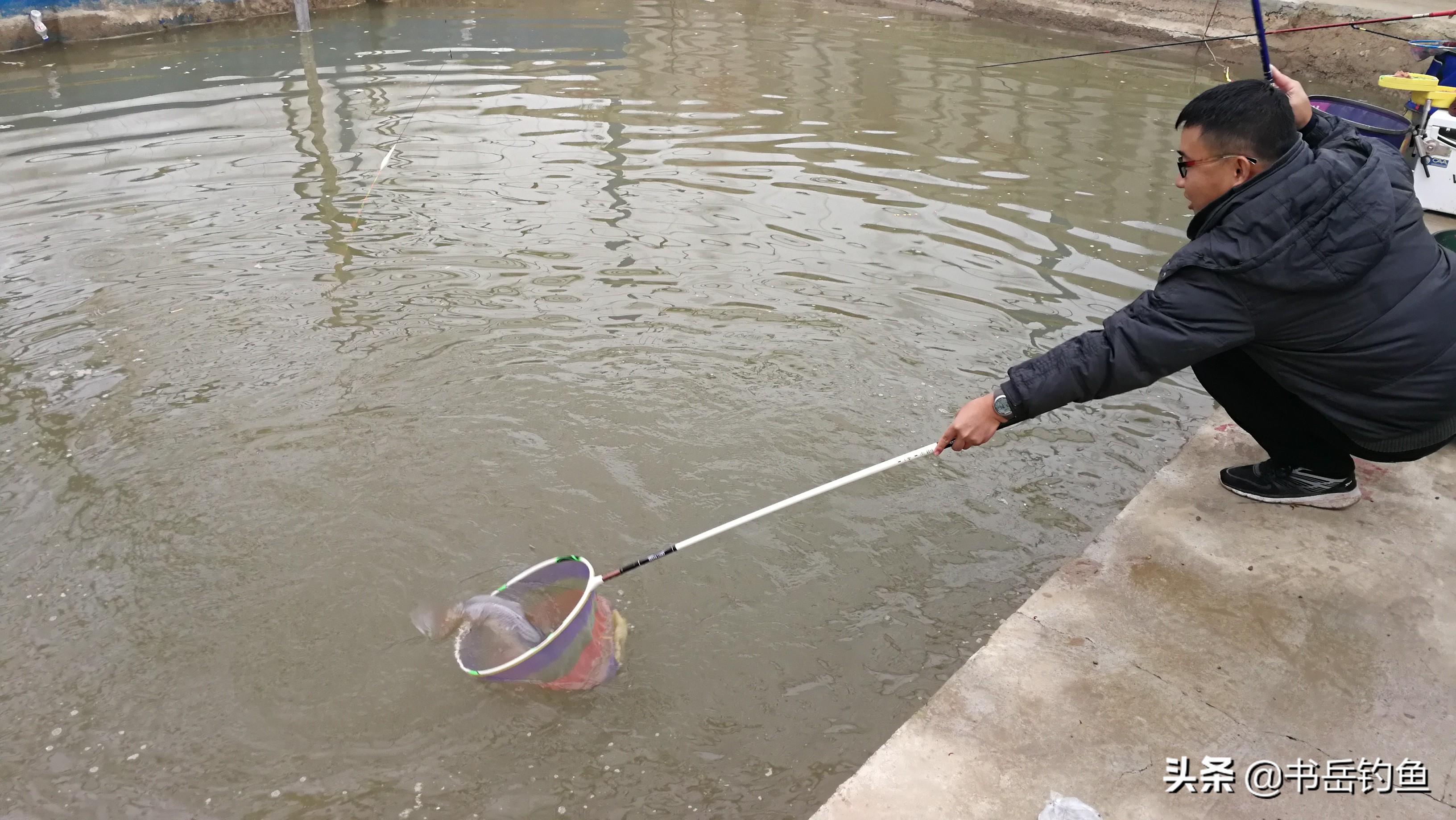 可真是长见识了！钓鱼小药的水太深了，稍不留神捏脚的费用就没了
