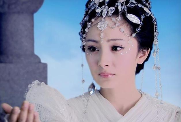 杨幂把自己捧成资本家,杨幂算资本家吗