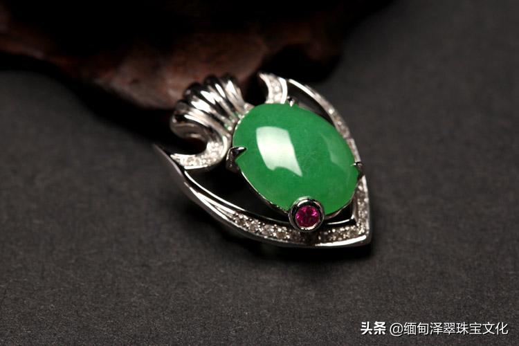 翡翠颜色的细节分类详解,翡翠帝王绿玉髓图片大全