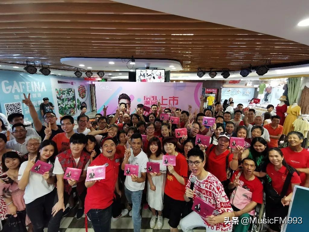 流行前线总店直播,流行前线负一层直播基地