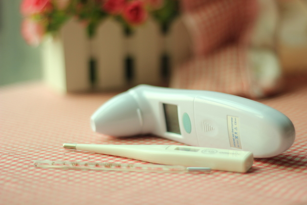 水银体温计打碎了要如何处理,水银体温计打碎了正确处理方法