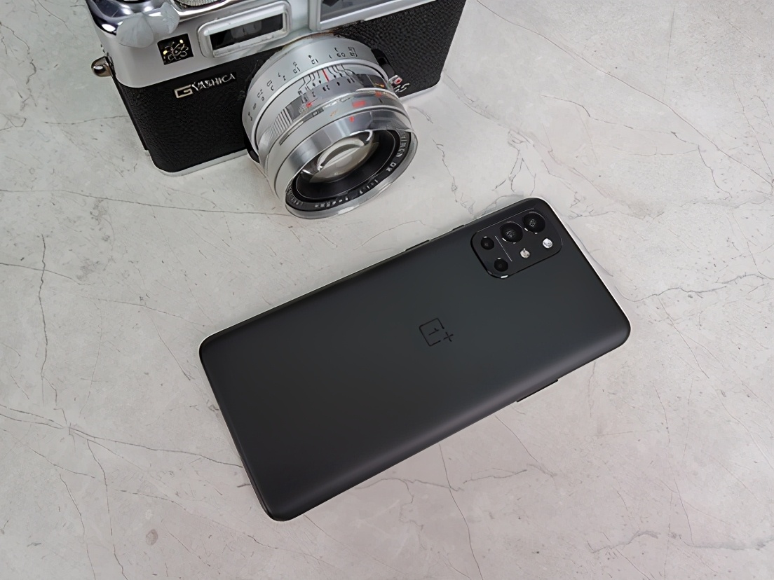 一加9r在2024年还值得入手吗,一加9r和iqooneo5哪个值得入手