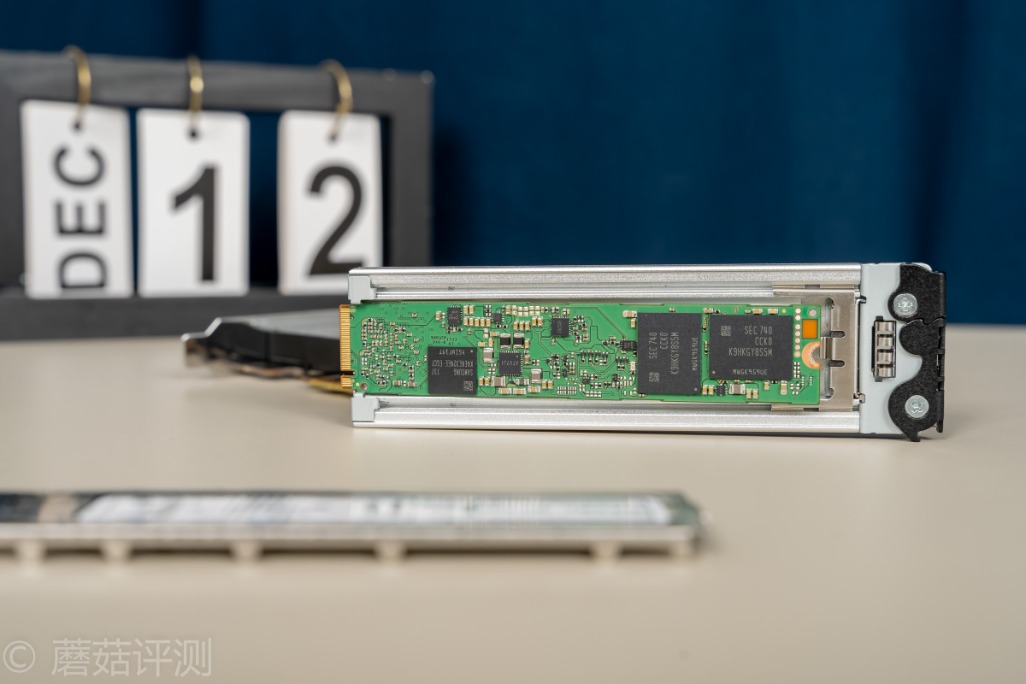 极速插拔，解锁更多使用姿势、ICYDock硬盘抽取盒PCI转M2评测