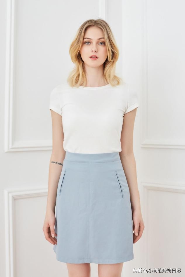 夏季t恤如何穿出高级感,夏天白t恤怎么穿出高级感视频