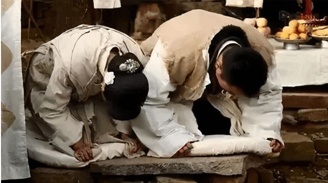 孝子报丧不能进家门吗,孝子报丧不能直接进人家门