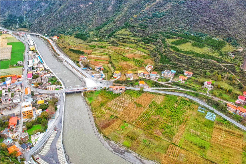 四川境内被誉为小布达拉宫的寺庙,四川布达拉宫游玩攻略