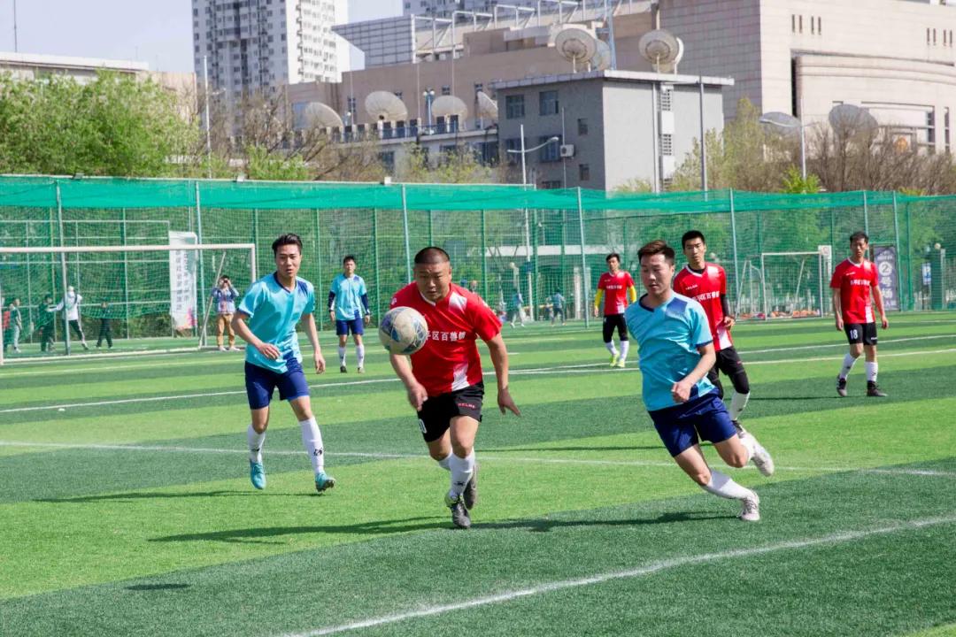 草根球员故事,足球老将的故事简介