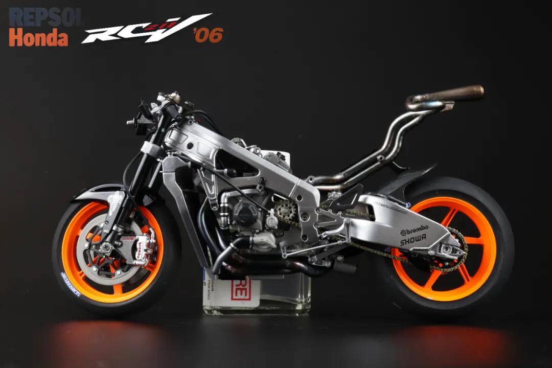 模玩秀：V5神车！田宫1/12HONDARC211v’06BY：铲屎大冰箱