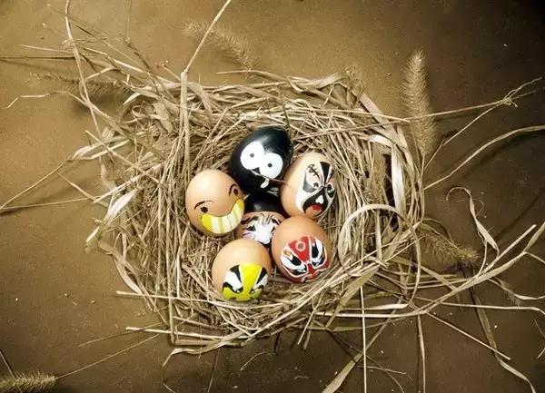 鸡蛋壳手工作品创意幼儿园,碎鸡蛋壳手工粘贴画动物图案