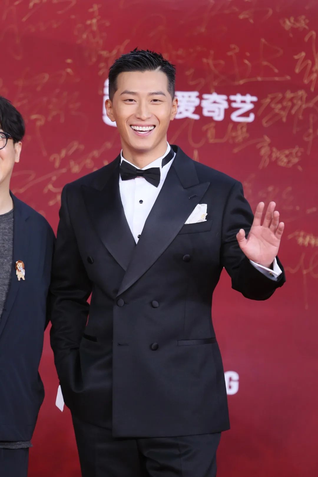 陈坤和巩俐走红毯颁奖,巩俐戛纳红毯惊艳全球