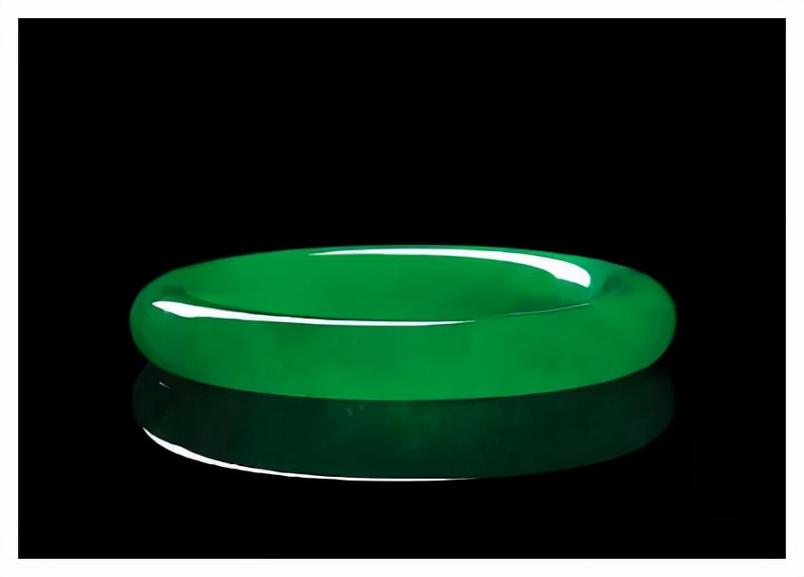 翡翠手镯怎么鉴定真假视频讲解,怎样鉴定翡翠的真假最简单的方法