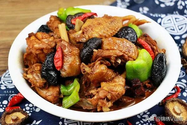 朋友来家吃饭做几个家常菜,朋友来家里做了一桌子菜