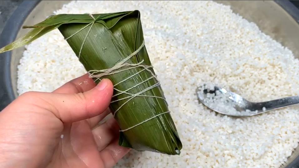 粽子最简单做法,手把手教两种粽子的做法