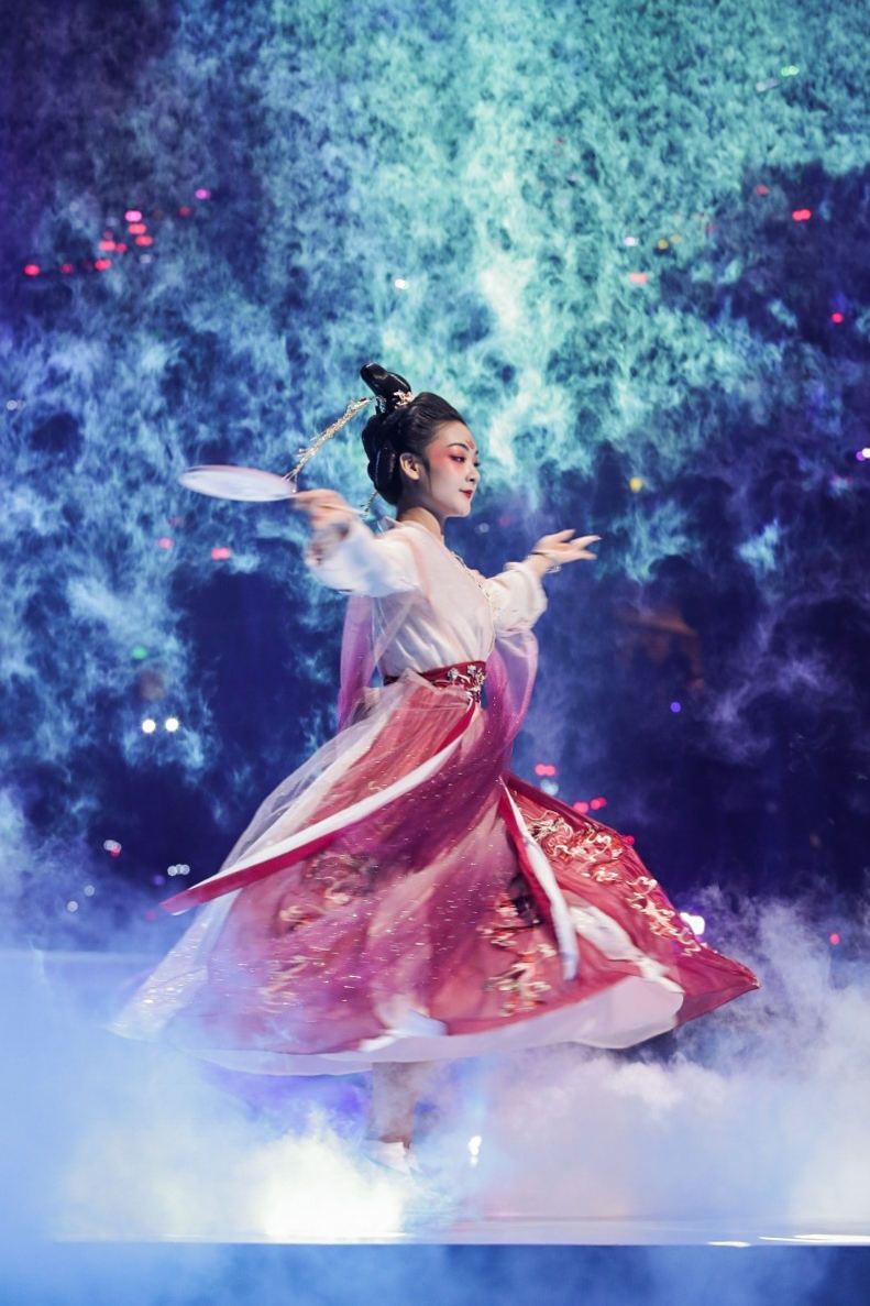 青年京剧演员田苗苗精彩表演,田苗苗古装京剧