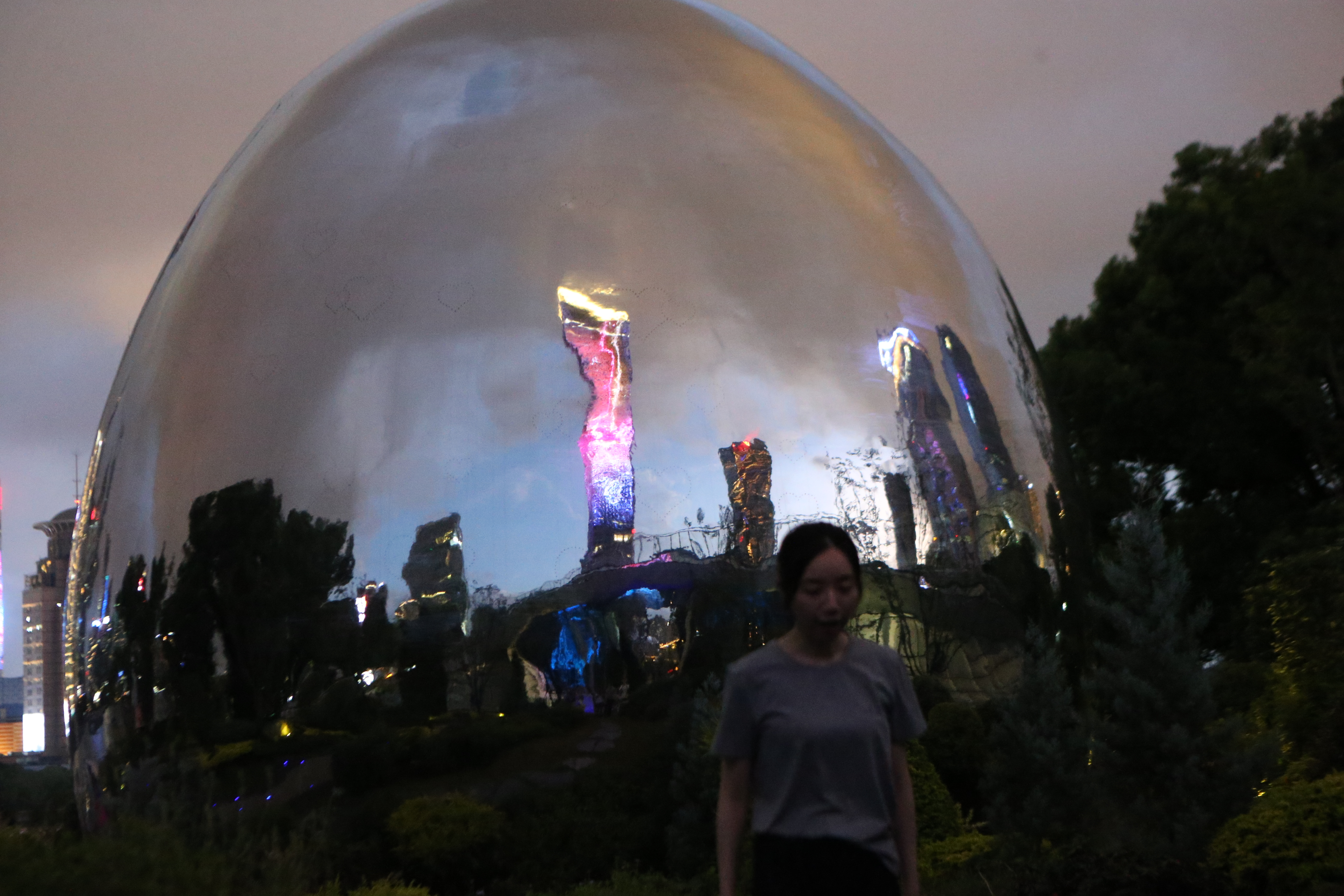 北外滩银色水滴,上海外滩惊现巨大海市蜃楼