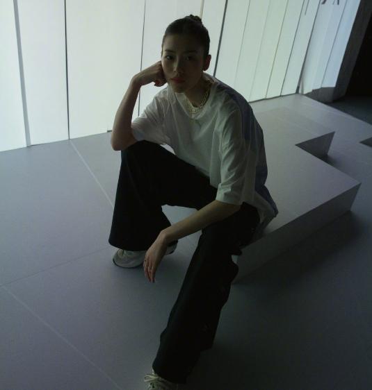 为什么有些人看上去很凶?三招教你弱化冷感,晋升“气场型”美女