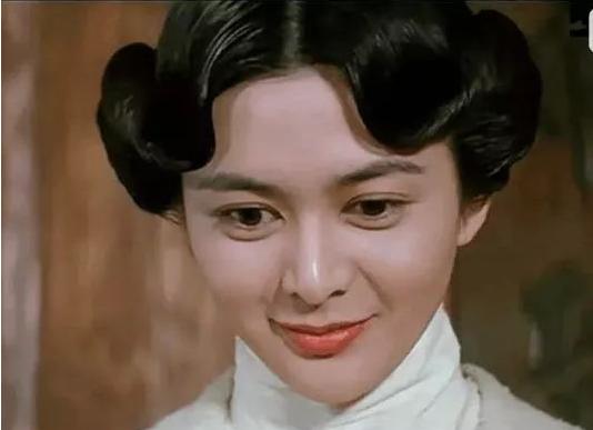 掉进眼睛里的沙子,沙子进眼睛正确处理方法