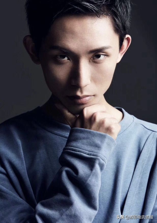 梦泪在王者荣耀中段位是荣耀王者,但看到他的QQ等级,粉丝愣住了