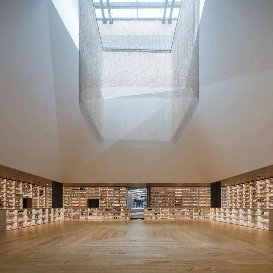 一起去看，藏在沣东自贸新天地里的“最美书店”！