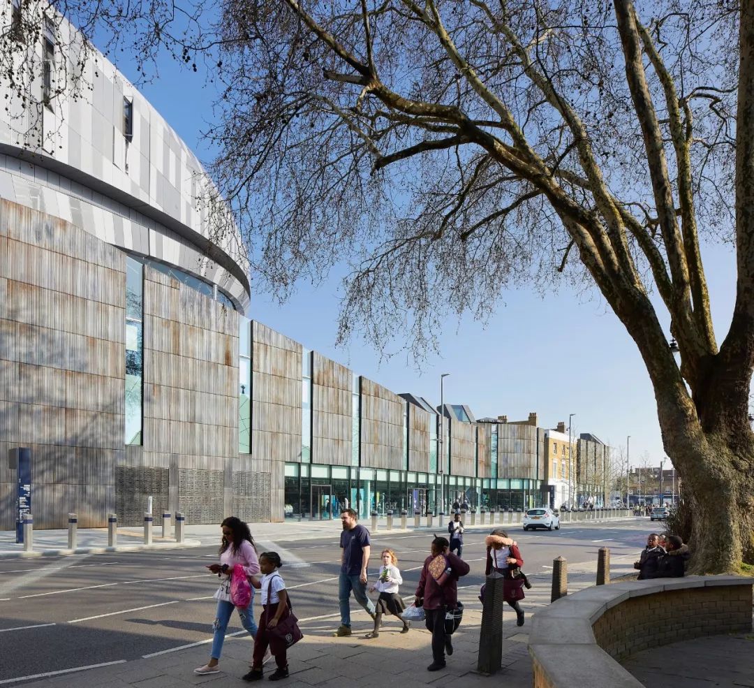 国足让你伤心？不知道这些大师设计的未来派足球场看过了风水没