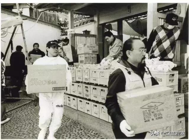 黑帮卖奶茶,黑帮摆摊卖夜宵