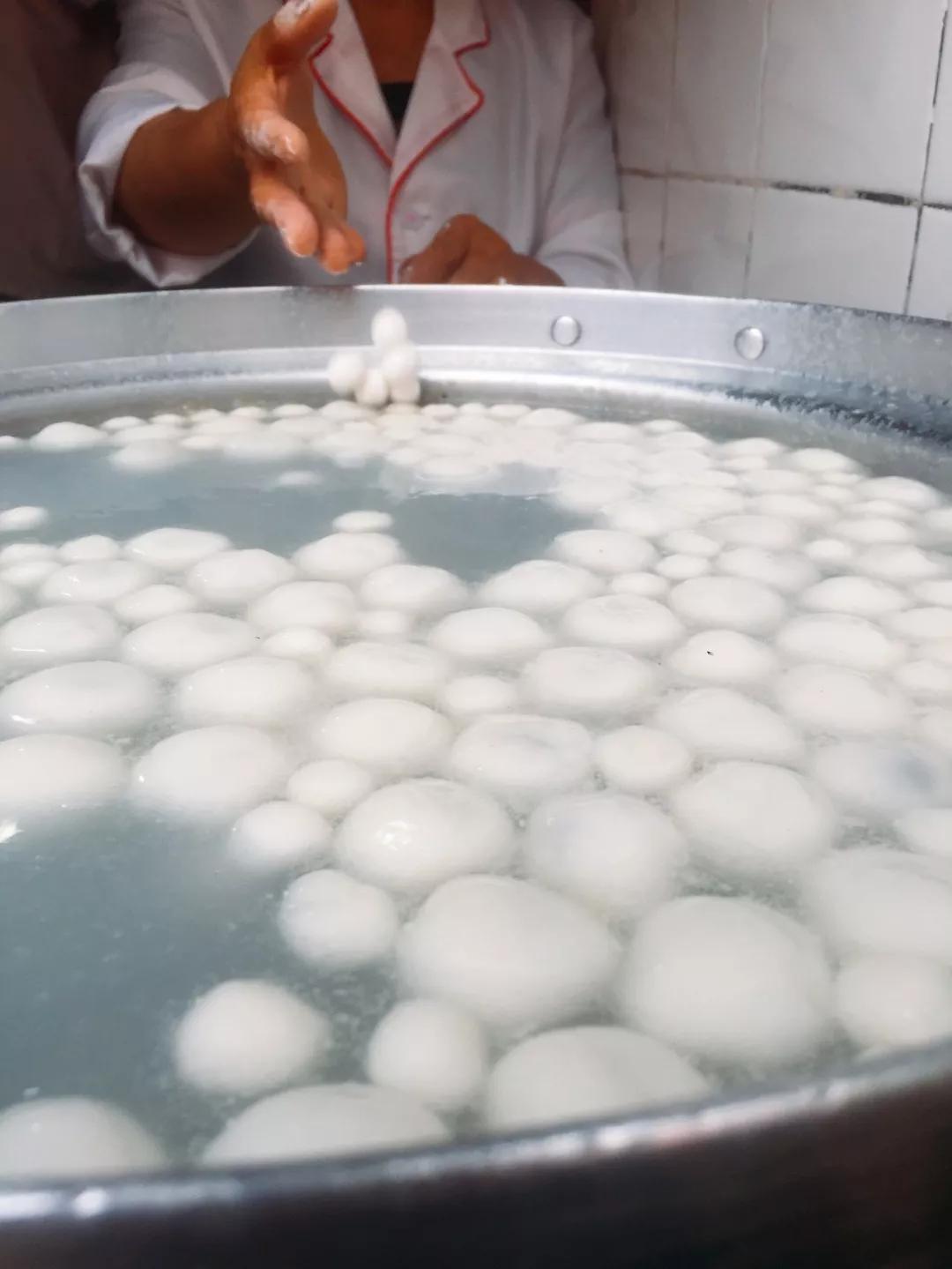 一碗米线斩群妖|我在昆明这5家米线店跪得端端正正