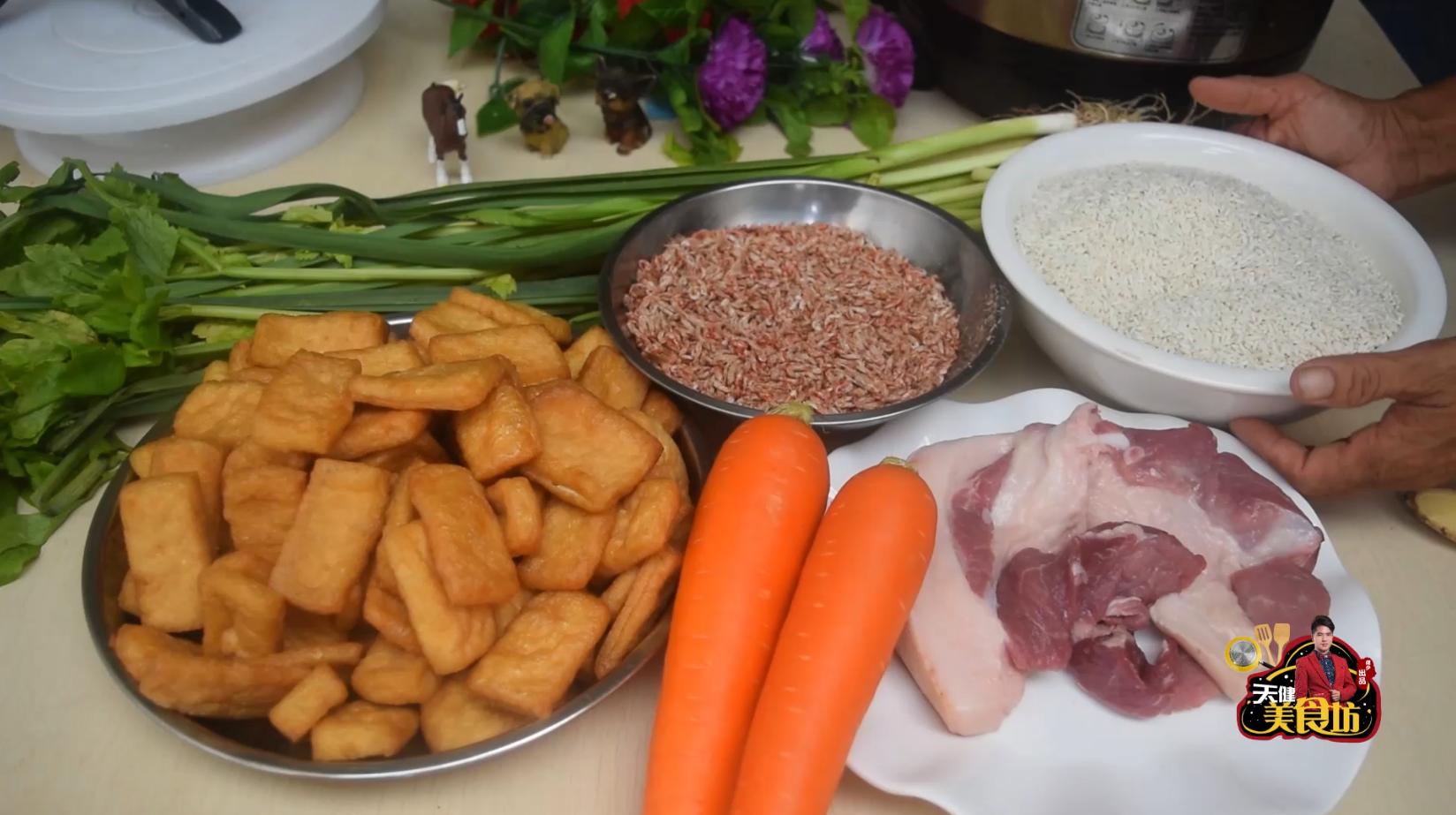 香肠糯米饭酿豆腐怎么做,糯米饭芋头酿豆腐家常做法