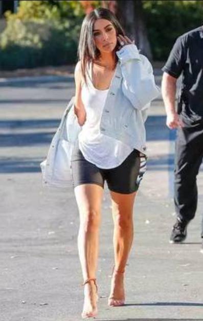 令女人嫉妒、让男人羡慕的金卡戴珊哪里只是丰乳肥臀？