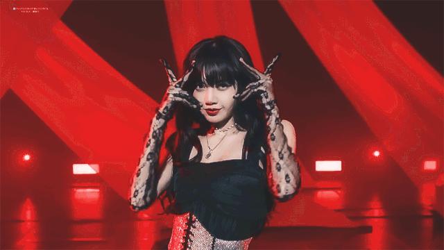 被称作泰国最美小花的90后，画上这个妆连Lisa都要被比下去