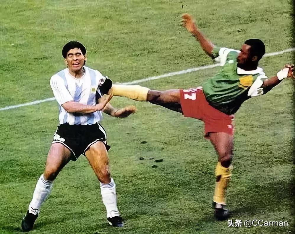 足球“上帝之手”：草根阶层公认史上第一球王，超脱体育政治领袖