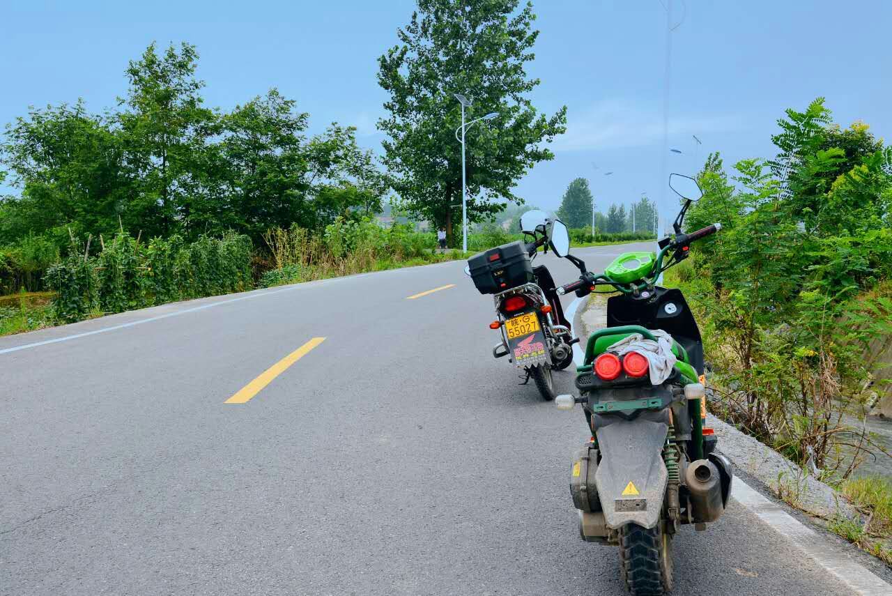 摩友一起骑行的视频,与摩友一起川藏