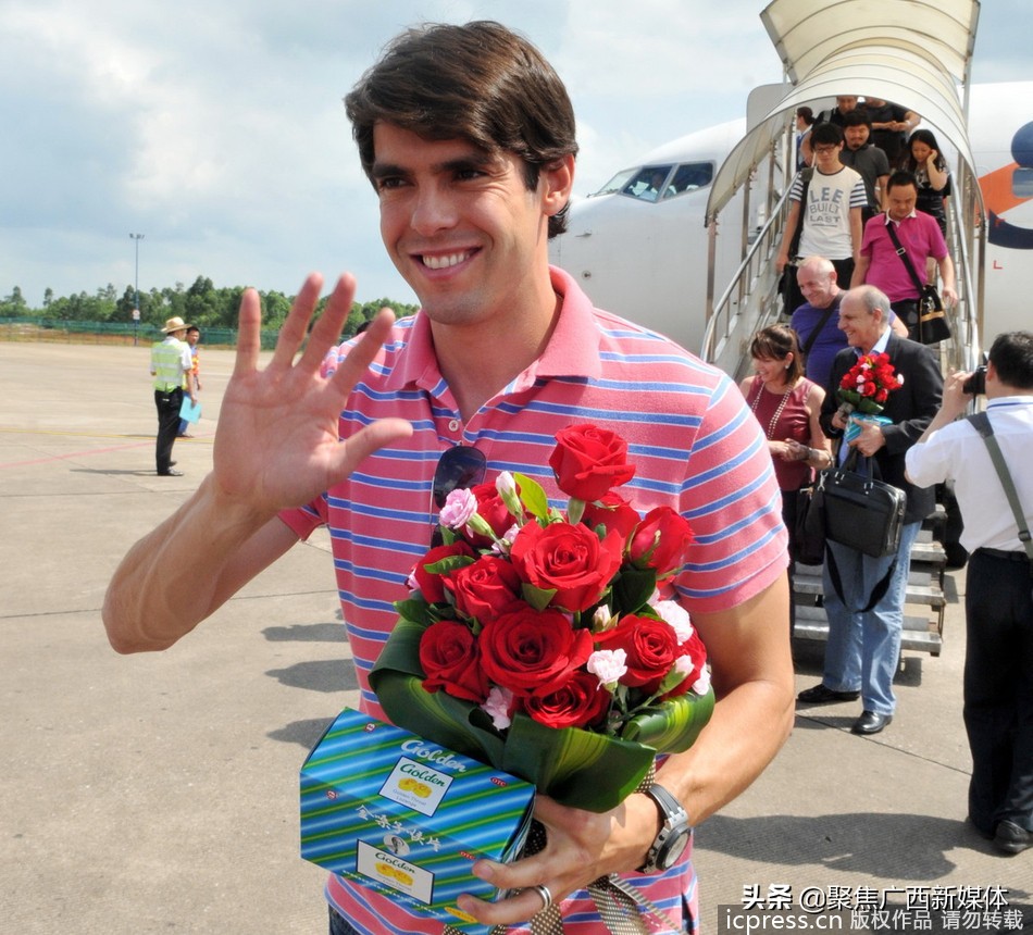 球星卡卡照片,球星卡卡童年回忆