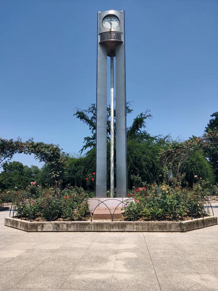 曾作为禁地，与外界隔绝二百六十多年的“玄武湖”，今日锣鼓喧天