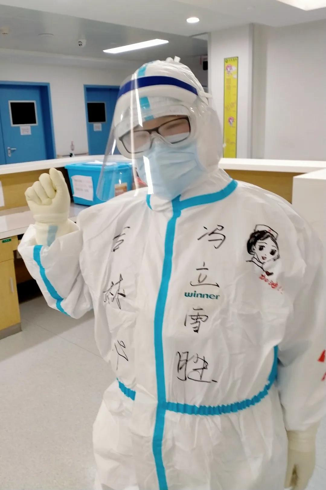 致敬2020每一个逆行的背影,回顾2019年消防员最美逆行背影